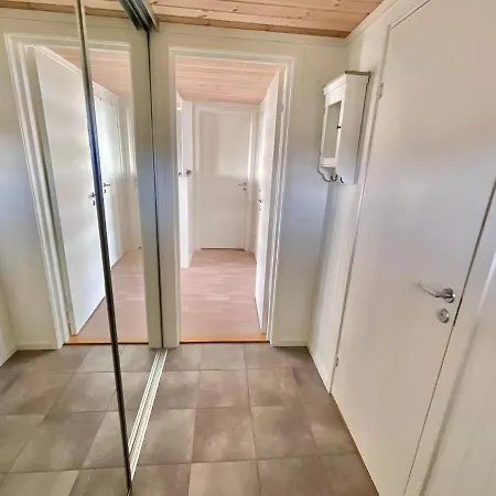 Mannen Panorama Lofoten בקתה Offersoya